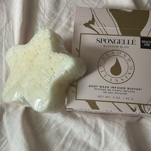 Spongellé Blossom Bliss Body Wash
Infused Buffer